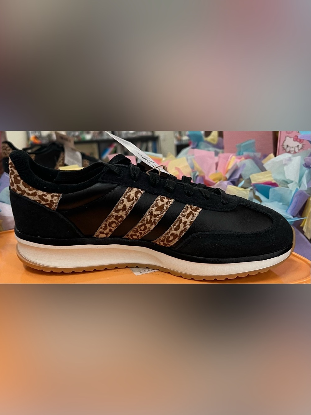 Adidas Women’s Sz 8.5 Run 70s 2.0 Black Leather Sneakers with Leopard Stripe - Picture 2 of 11